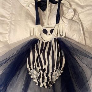 Onsie NBC size is 90.. but looks like 6 months